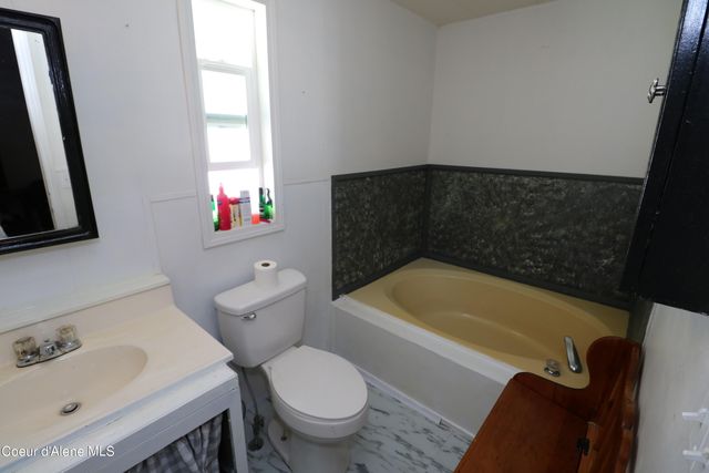 1280 W Iron Horse Circle, Post Falls, ID 83854