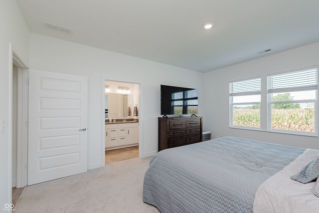 5344 W Glenview Drive W, Mccordsville, IN 46055