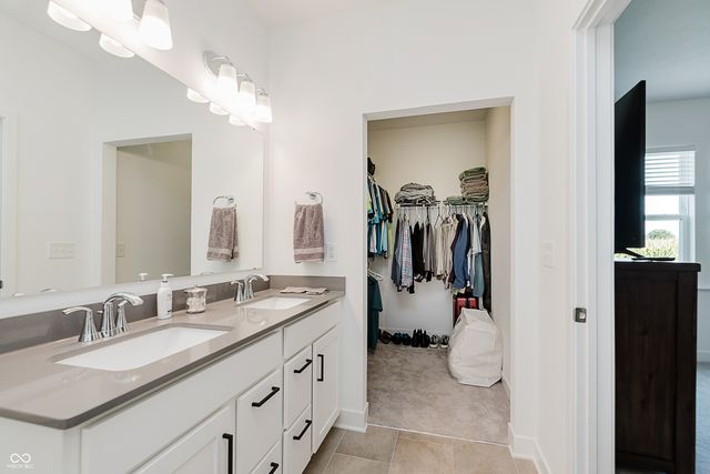 5344 W Glenview Drive W, Mccordsville, IN 46055