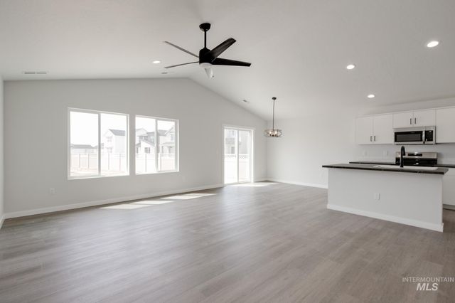 6917 S Old Farm Ave, Meridian, ID 83642