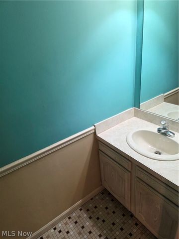 879 Hampton Ridge Drive, Akron, OH 44313