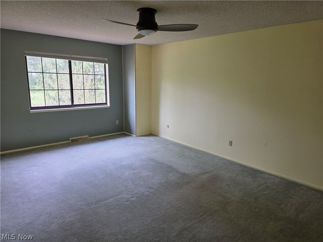 879 Hampton Ridge Drive, Akron, OH 44313