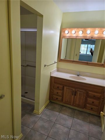 879 Hampton Ridge Drive, Akron, OH 44313