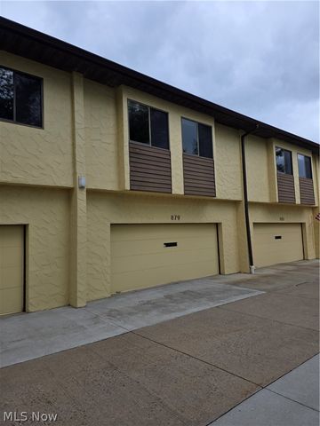 879 Hampton Ridge Drive, Akron, OH 44313