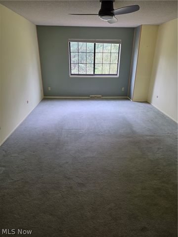 879 Hampton Ridge Drive, Akron, OH 44313