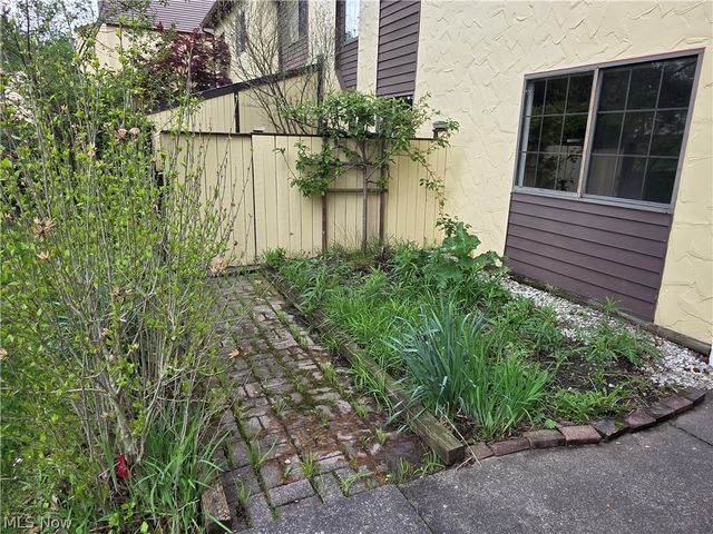 879 Hampton Ridge Drive, Akron, OH 44313