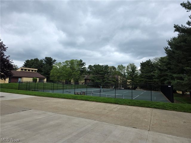 879 Hampton Ridge Drive, Akron, OH 44313