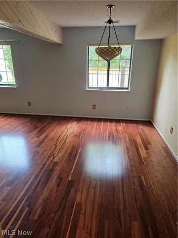 879 Hampton Ridge Drive, Akron, OH 44313