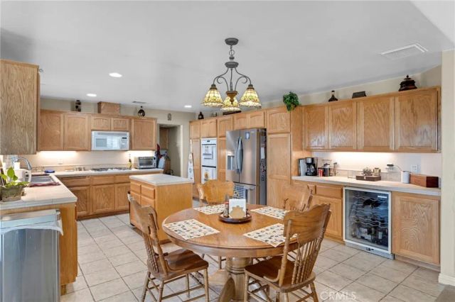 25850 Mountain View, Apple Valley, CA 92308