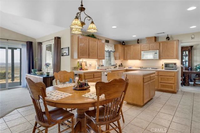 25850 Mountain View, Apple Valley, CA 92308