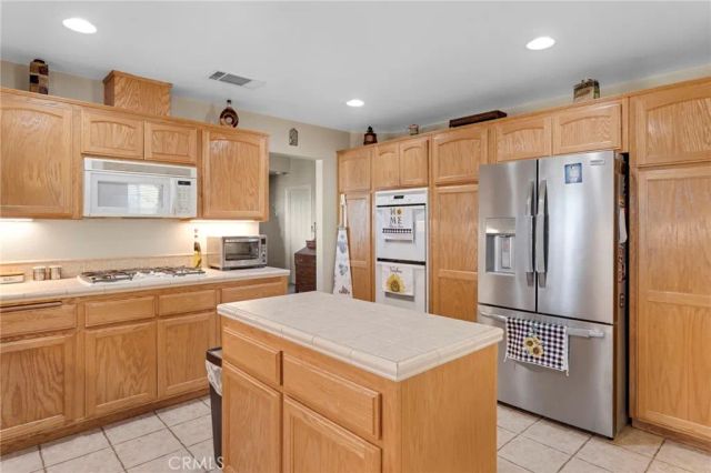 25850 Mountain View, Apple Valley, CA 92308