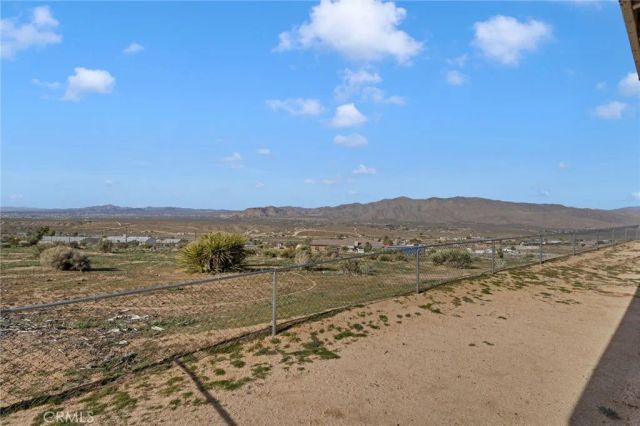 25850 Mountain View, Apple Valley, CA 92308