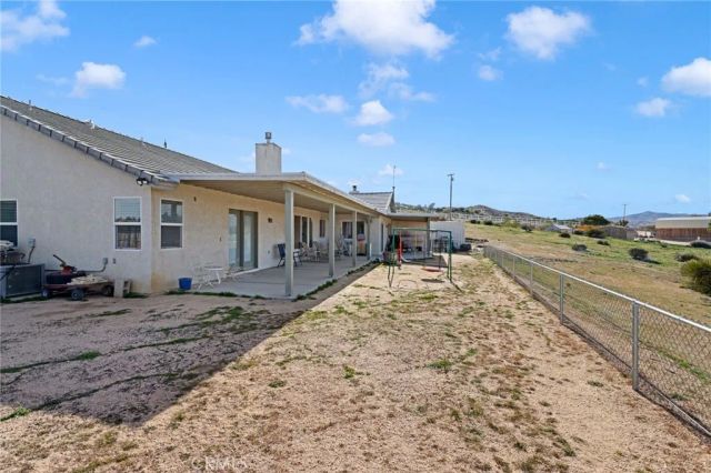 25850 Mountain View, Apple Valley, CA 92308