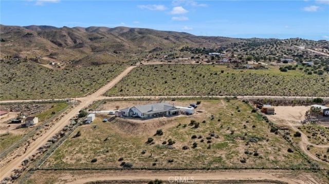 25850 Mountain View, Apple Valley, CA 92308