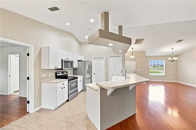 4155 NE 15th PL, Cape Coral, FL 33909