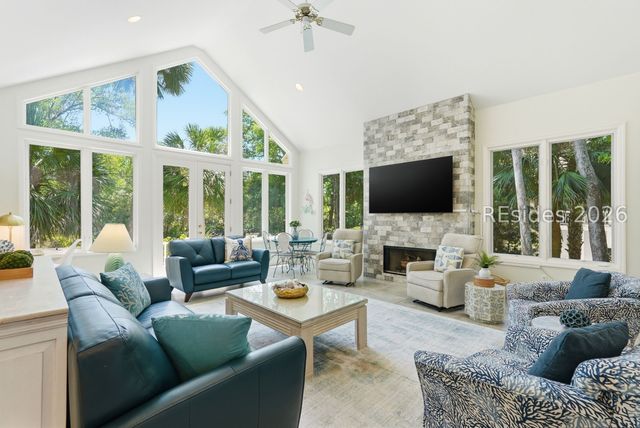 1 Sutherland Ct, Hilton Head Island, SC 29928