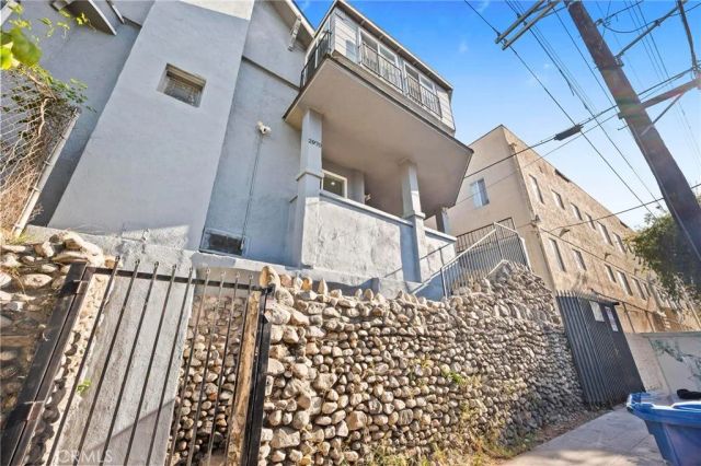 2970 W 11th, Los Angeles, CA 90006