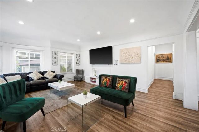 2970 W 11th, Los Angeles, CA 90006