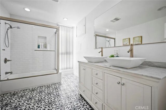2970 W 11th, Los Angeles, CA 90006
