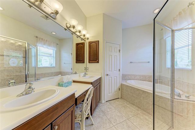 6841 74TH STREET CIRCLE E, Bradenton, FL 34203