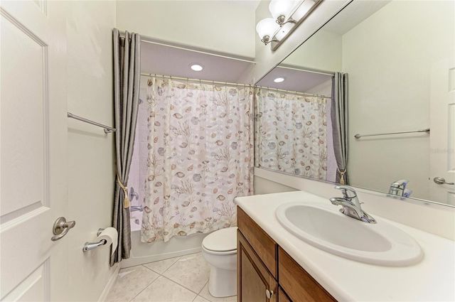 6841 74TH STREET CIRCLE E, Bradenton, FL 34203