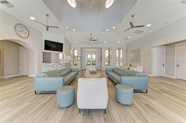 6841 74TH STREET CIRCLE E, Bradenton, FL 34203