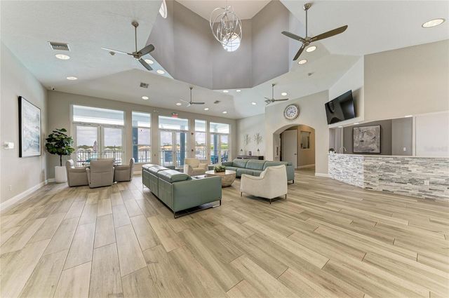 6841 74TH STREET CIRCLE E, Bradenton, FL 34203