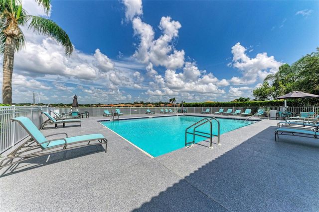 6841 74TH STREET CIRCLE E, Bradenton, FL 34203