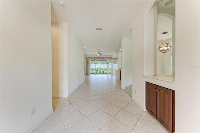 6841 74TH STREET CIRCLE E, Bradenton, FL 34203