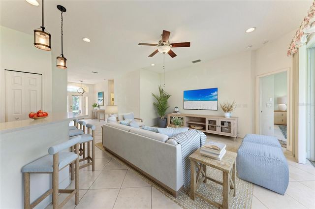 6841 74TH STREET CIRCLE E, Bradenton, FL 34203