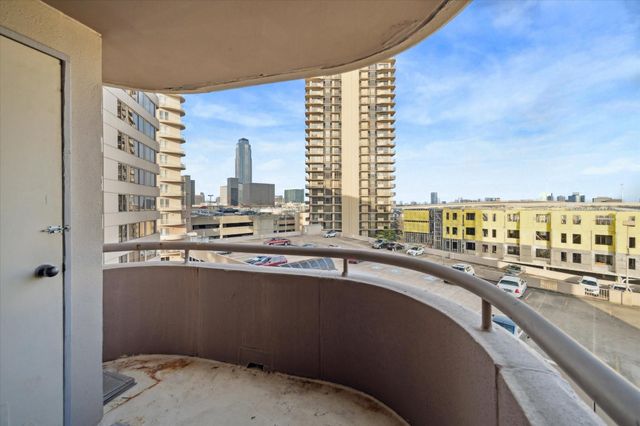 3525 Sage Road 805, Houston, TX 77056