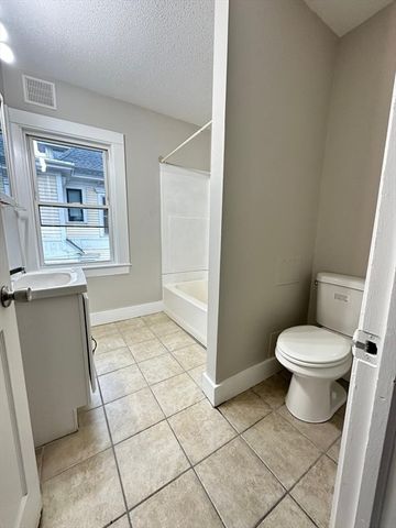 229 Central St, Springfield, MA 01105