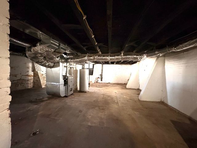 229 Central St, Springfield, MA 01105