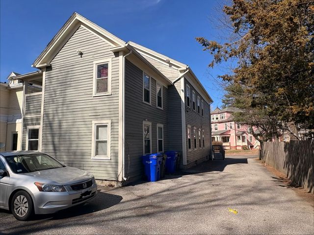 229 Central St, Springfield, MA 01105