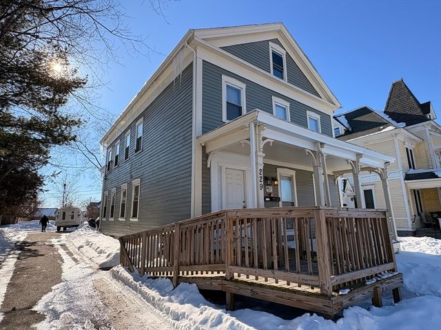 229 Central St, Springfield, MA 01105
