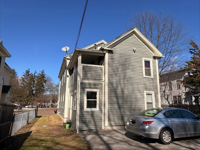 229 Central St, Springfield, MA 01105