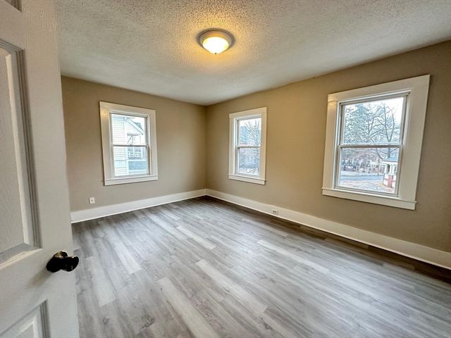 229 Central St, Springfield, MA 01105