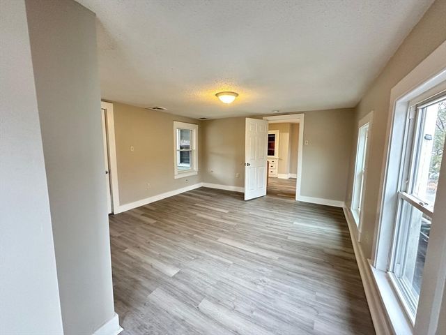 229 Central St, Springfield, MA 01105