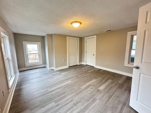 229 Central St, Springfield, MA 01105