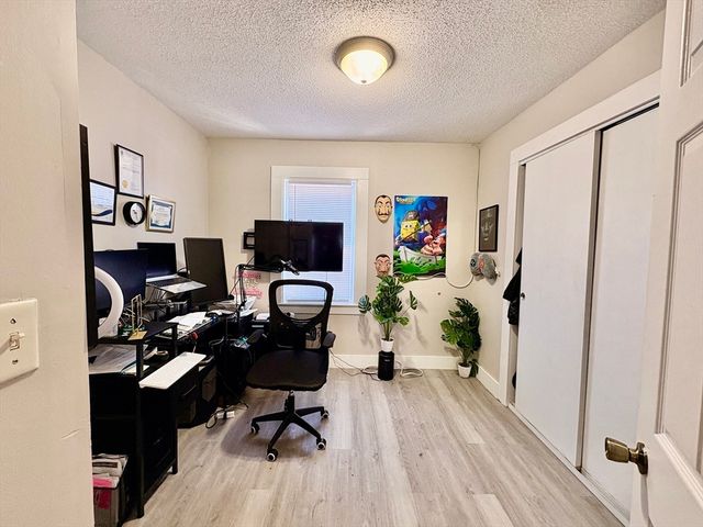 229 Central St, Springfield, MA 01105