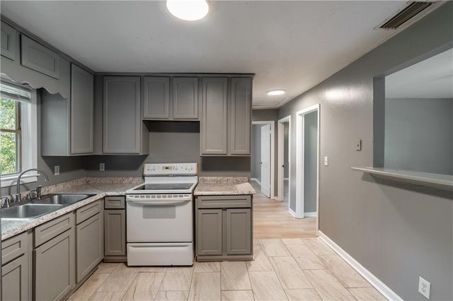 2016 Boykin Boulevard, Mobile, AL 36605