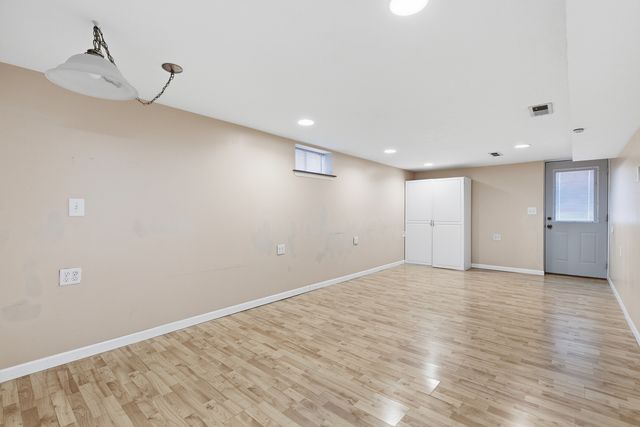 1659 33rd St, Moline, IL 61265