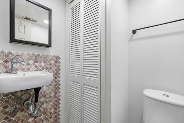 1659 33rd St, Moline, IL 61265