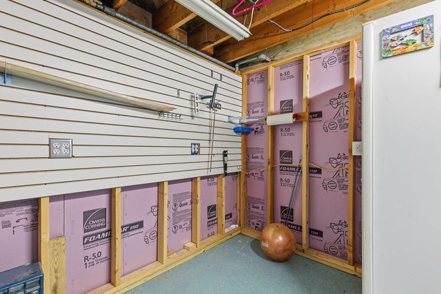 1659 33rd St, Moline, IL 61265