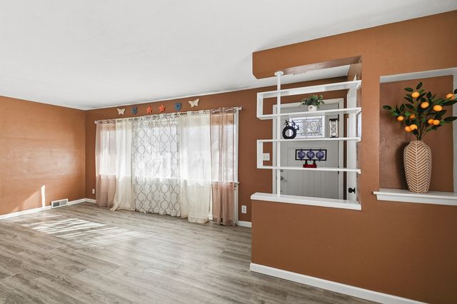 1659 33rd St, Moline, IL 61265