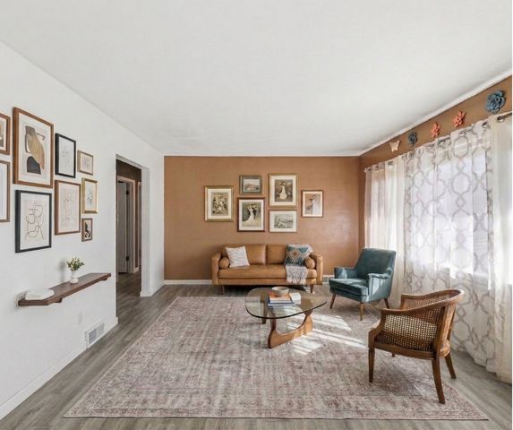 1659 33rd St, Moline, IL 61265