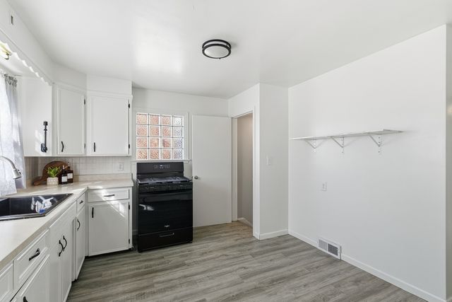 1659 33rd St, Moline, IL 61265