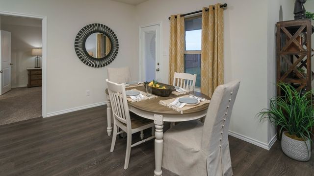 799 Barton Drive, Ennis, TX 75119
