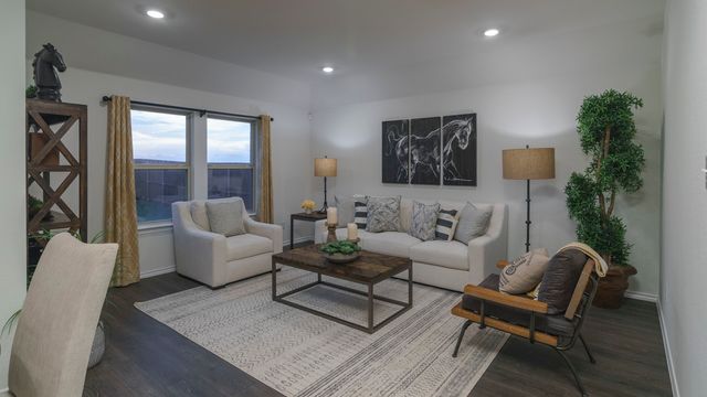 799 Barton Drive, Ennis, TX 75119