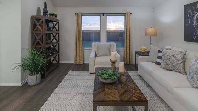 799 Barton Drive, Ennis, TX 75119